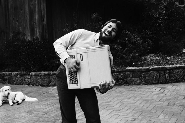 Steve Wozniak with Apple IIe