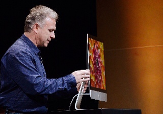 Phil Schiller with new iMac