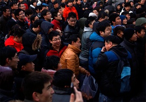 Crowd at Beijing Apple Store