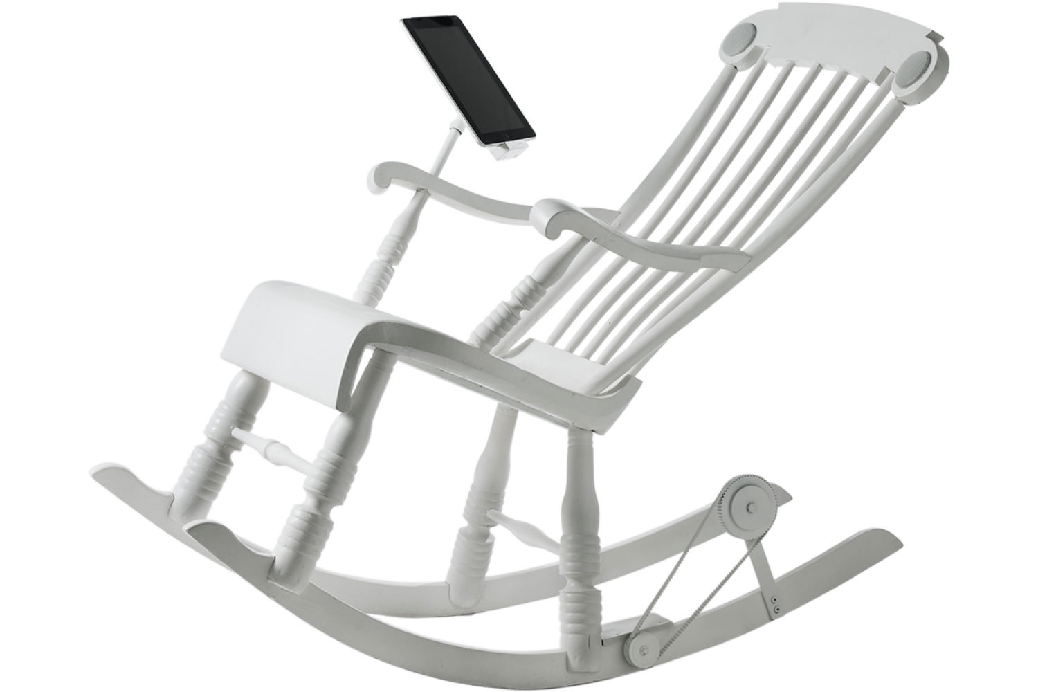 Automatic rocking clearance chair