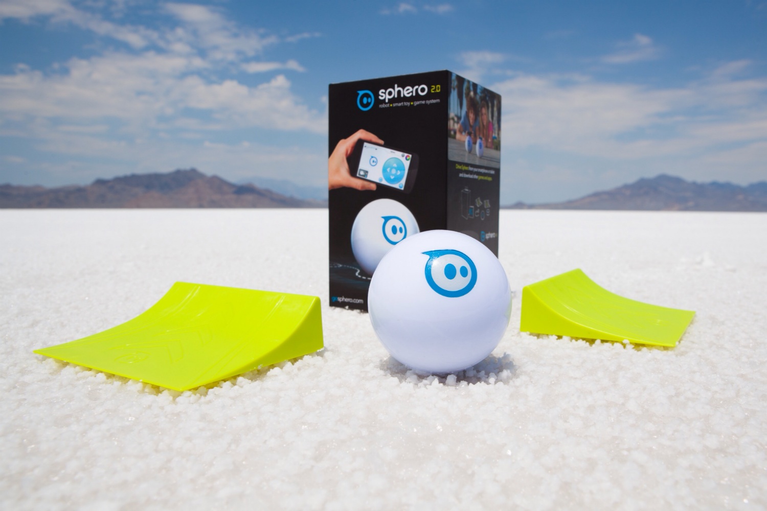 The AppControlled Robot Ball made for iPhone / iPod / iPad Sphero 2.0 orbotix 